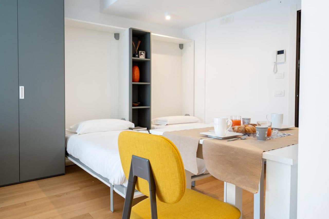 Twelve12 - Universita & Stazione Aparment บารี ภายนอก รูปภาพ